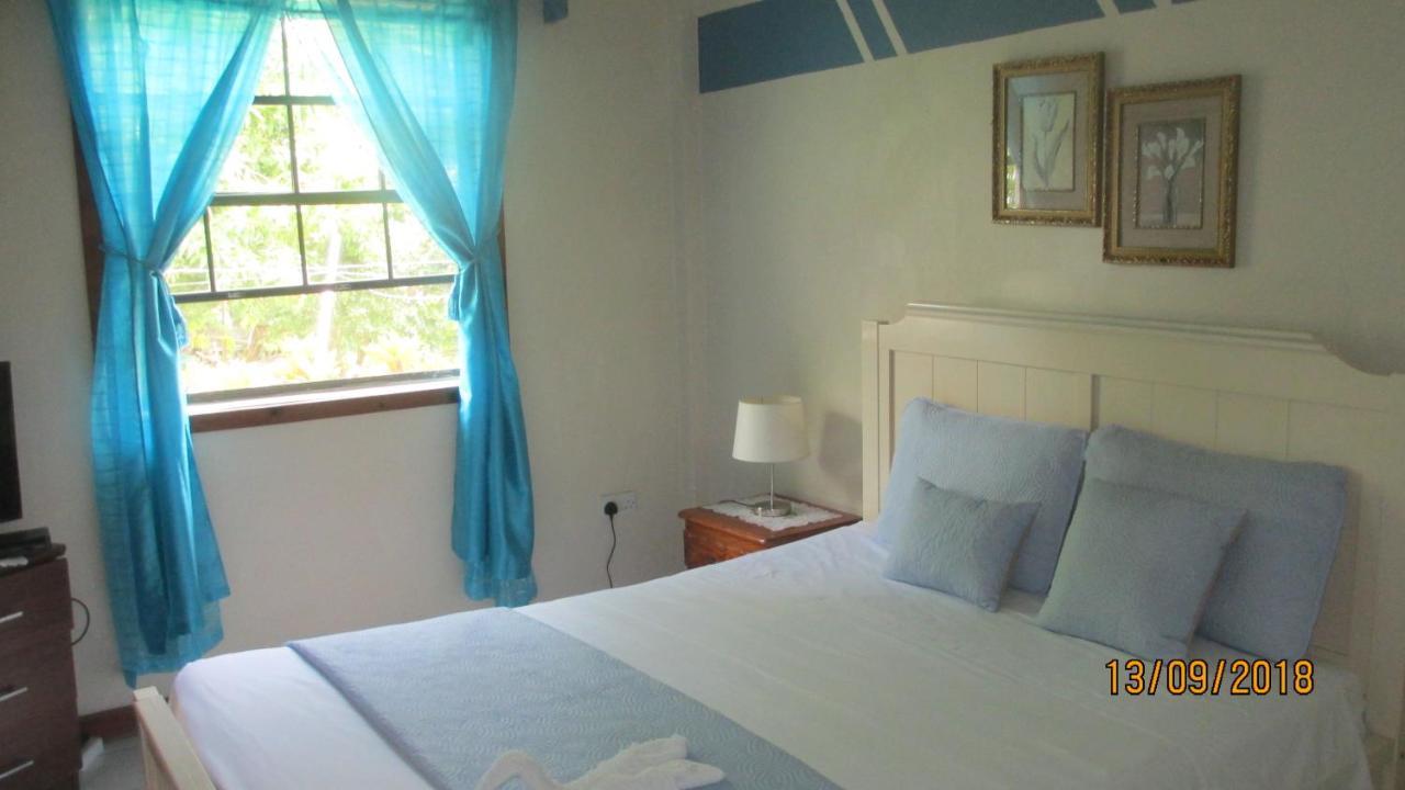 Tropical Breeze Vacation Home And Apartments Гроз-Иле Экстерьер фото