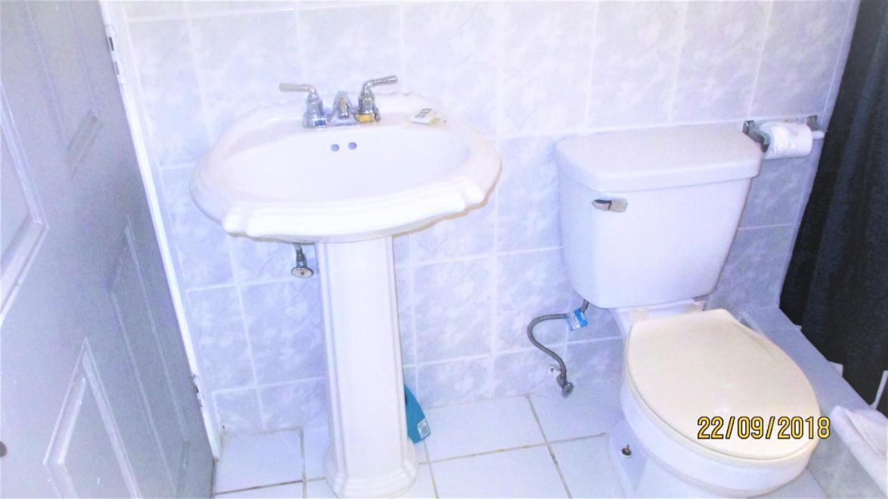 Tropical Breeze Vacation Home And Apartments Гроз-Иле Экстерьер фото