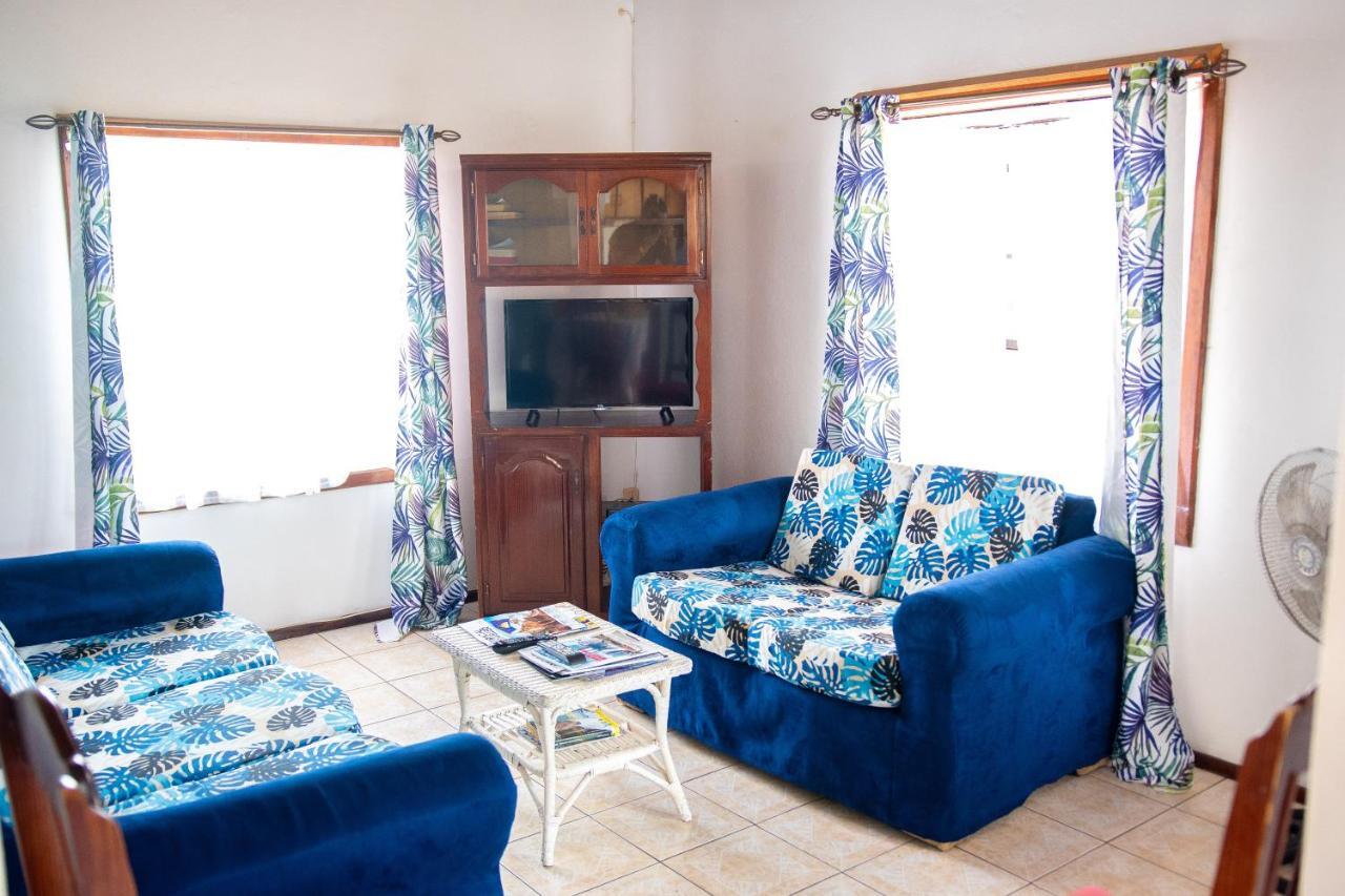 Tropical Breeze Vacation Home And Apartments Гроз-Иле Экстерьер фото