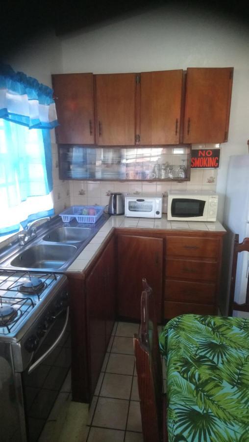 Tropical Breeze Vacation Home And Apartments Гроз-Иле Экстерьер фото
